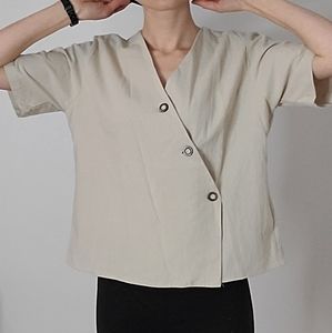 Jon & Anna Contemporary button top